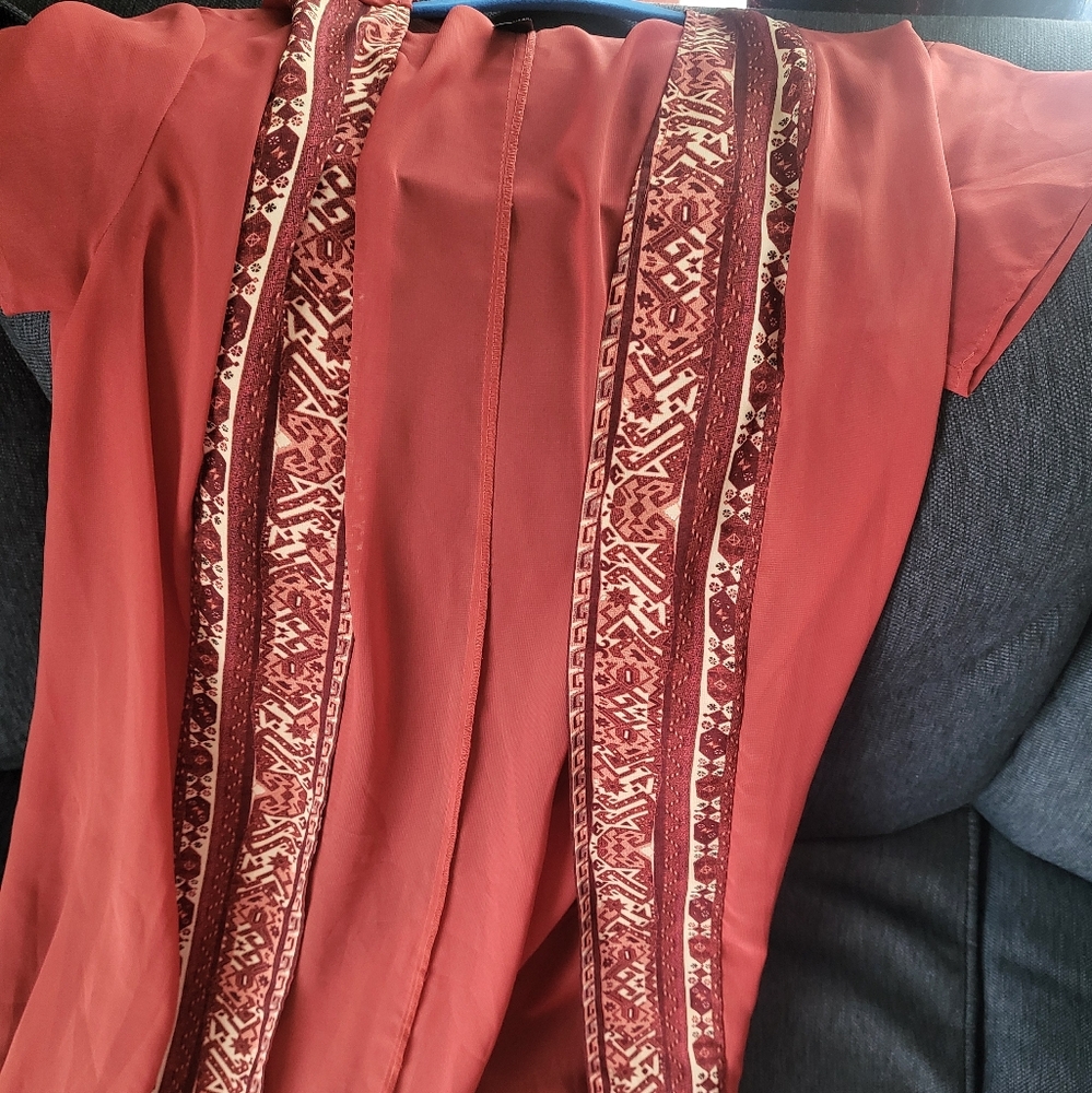 Elegant Red Lace Robe - Picture 2 of 2